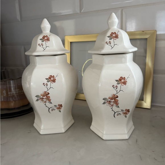 Unbranded Other - Vintage Ginger Jar Florals/Cream with Lid Set of 2